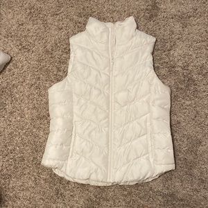 White puffer vest - Size M/L